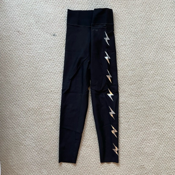 Women’s Ultracor cropped capri leggings size small
